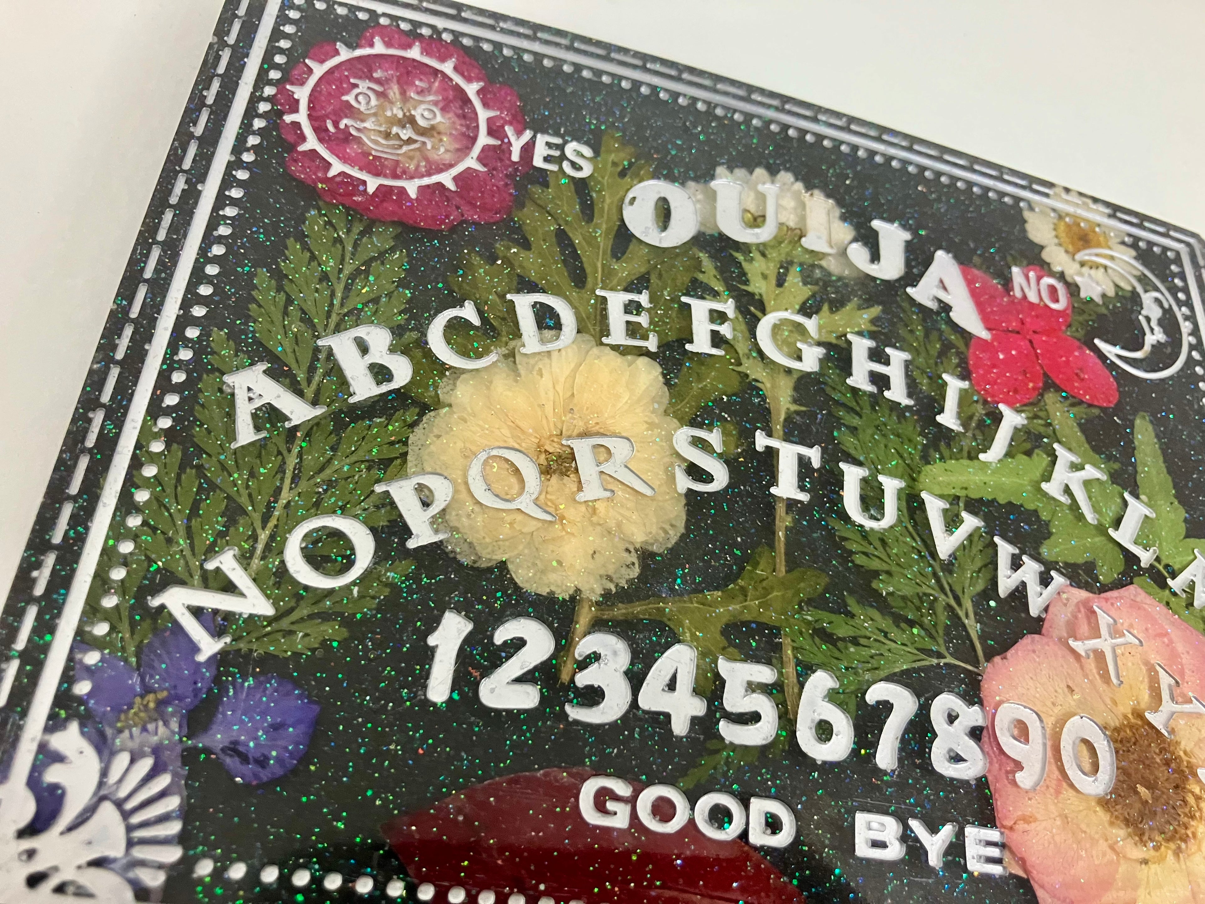 Small resin ouija board/spirit board