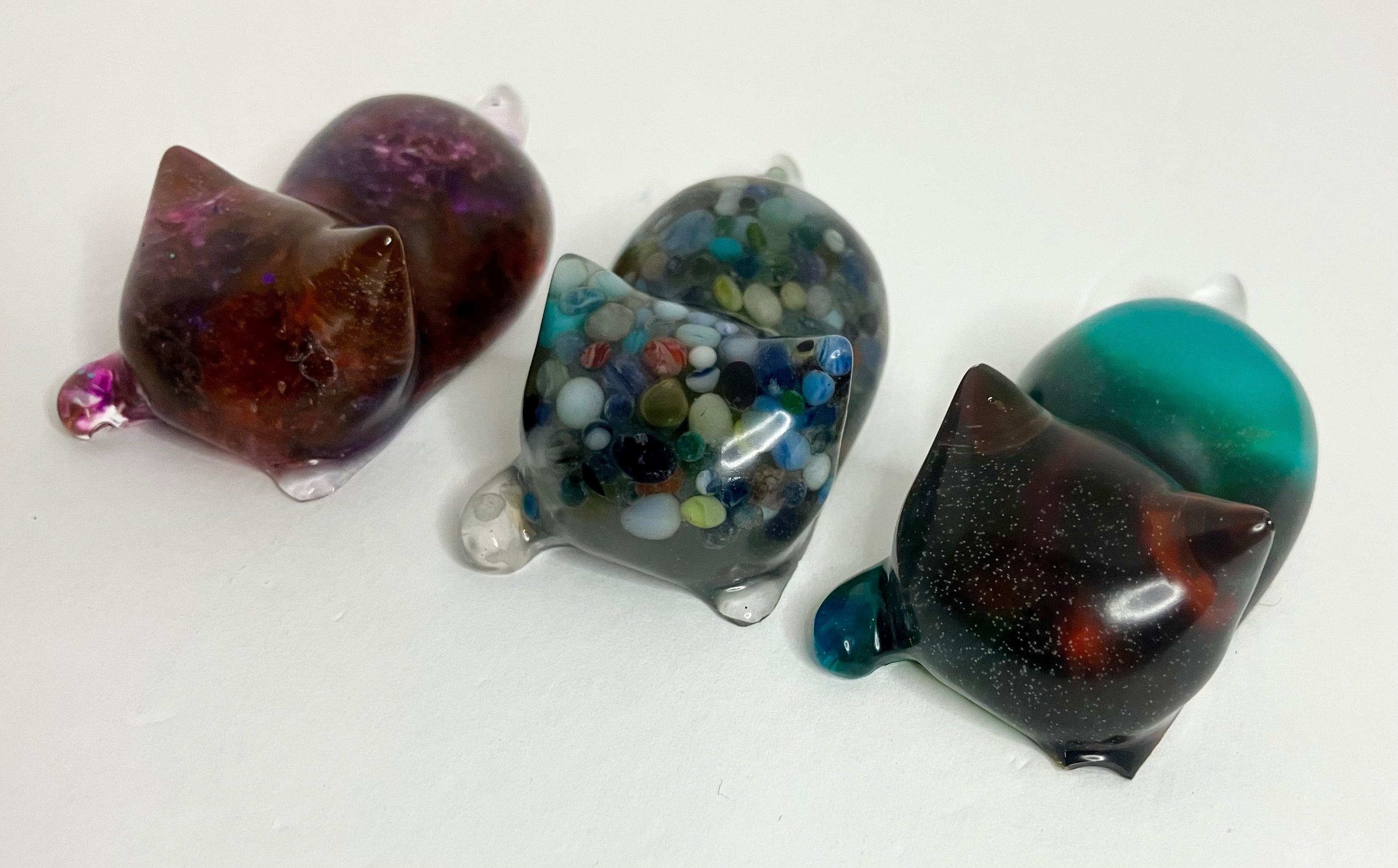 small cat loaf figurines