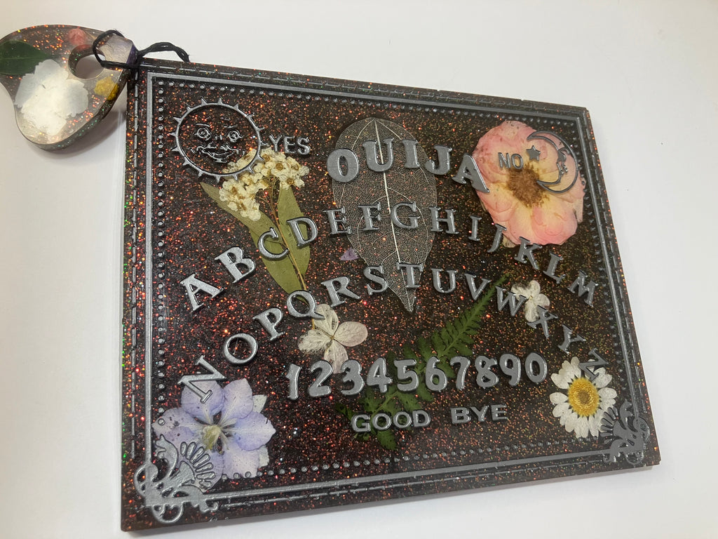Small resin ouija board/spirit board