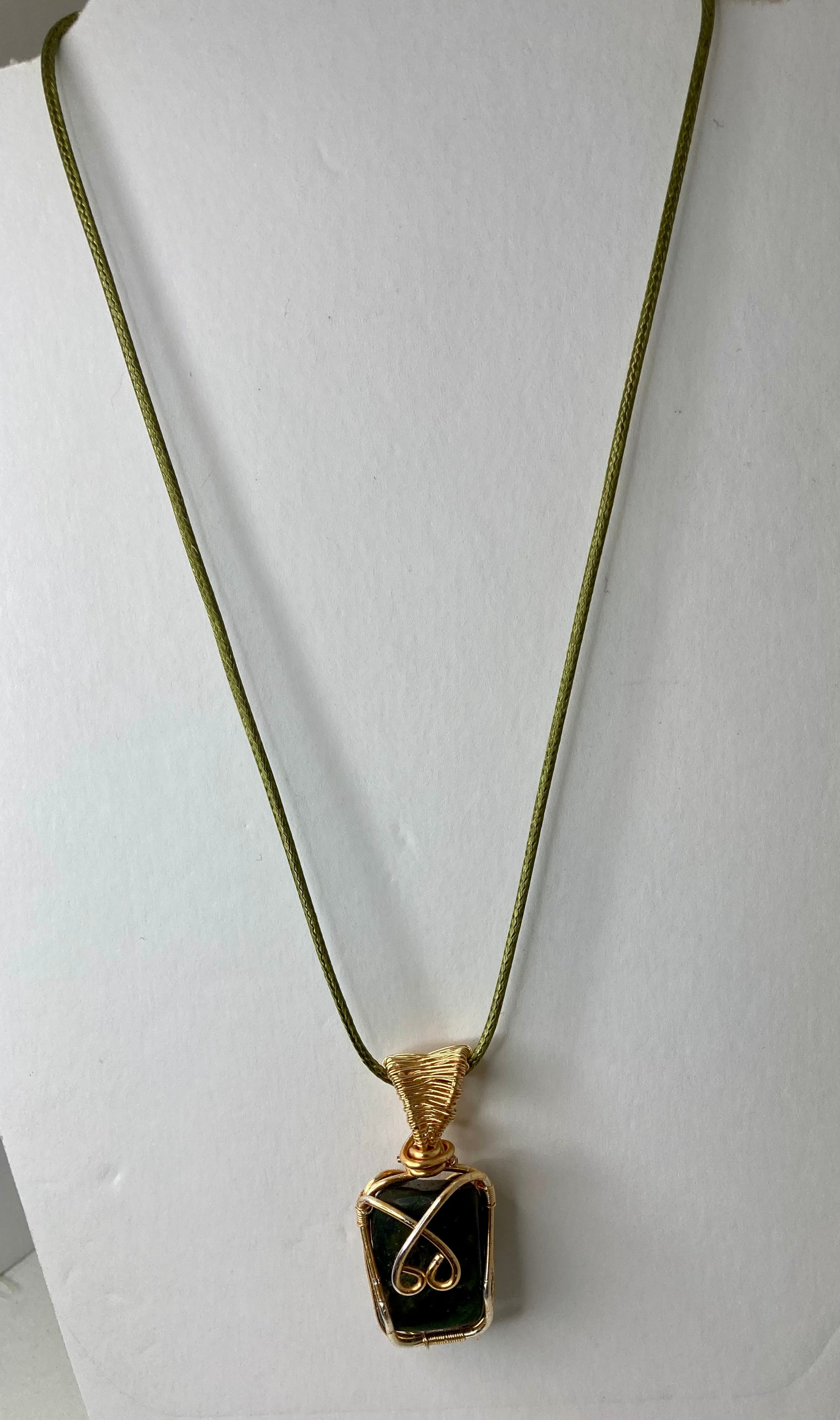 Wire wrapped stone pendants, silver plated copper wire