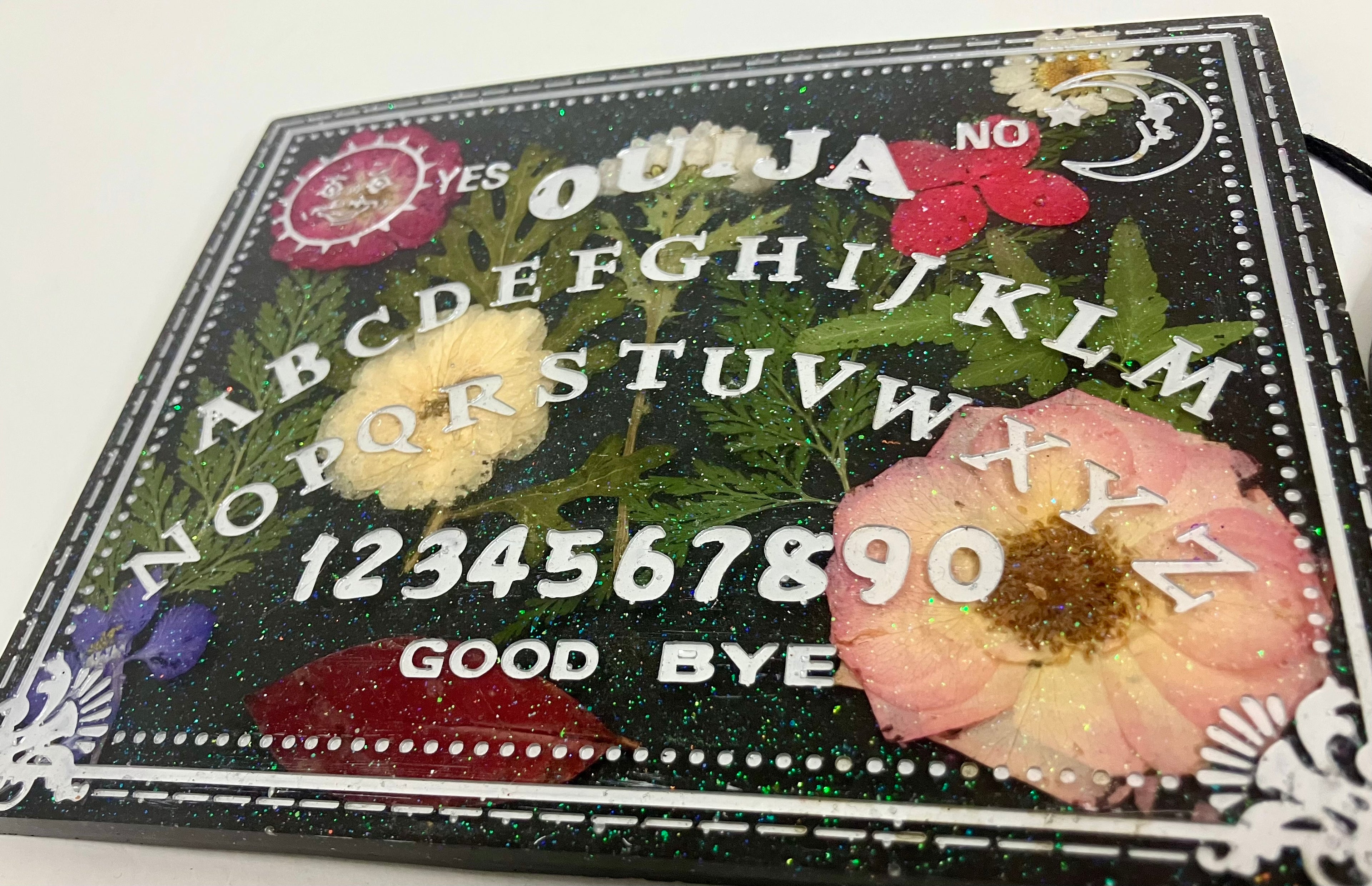 Small resin ouija board/spirit board
