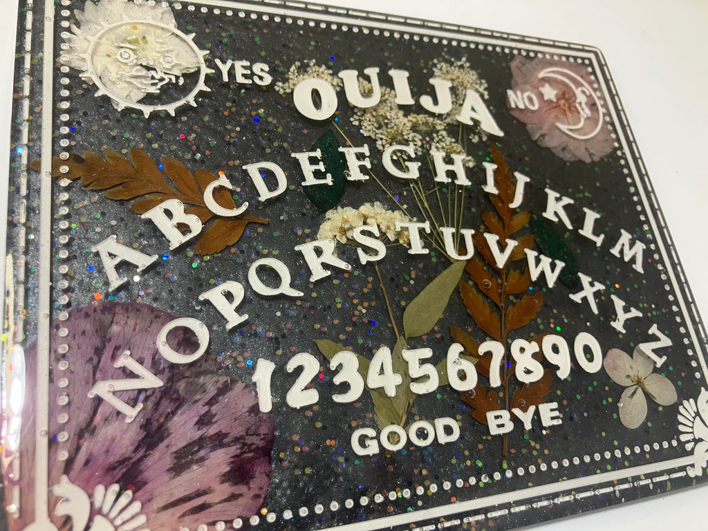 Small resin ouija board/spirit board