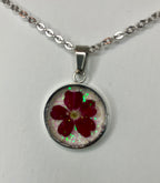 Dried flowers in resin jewelry