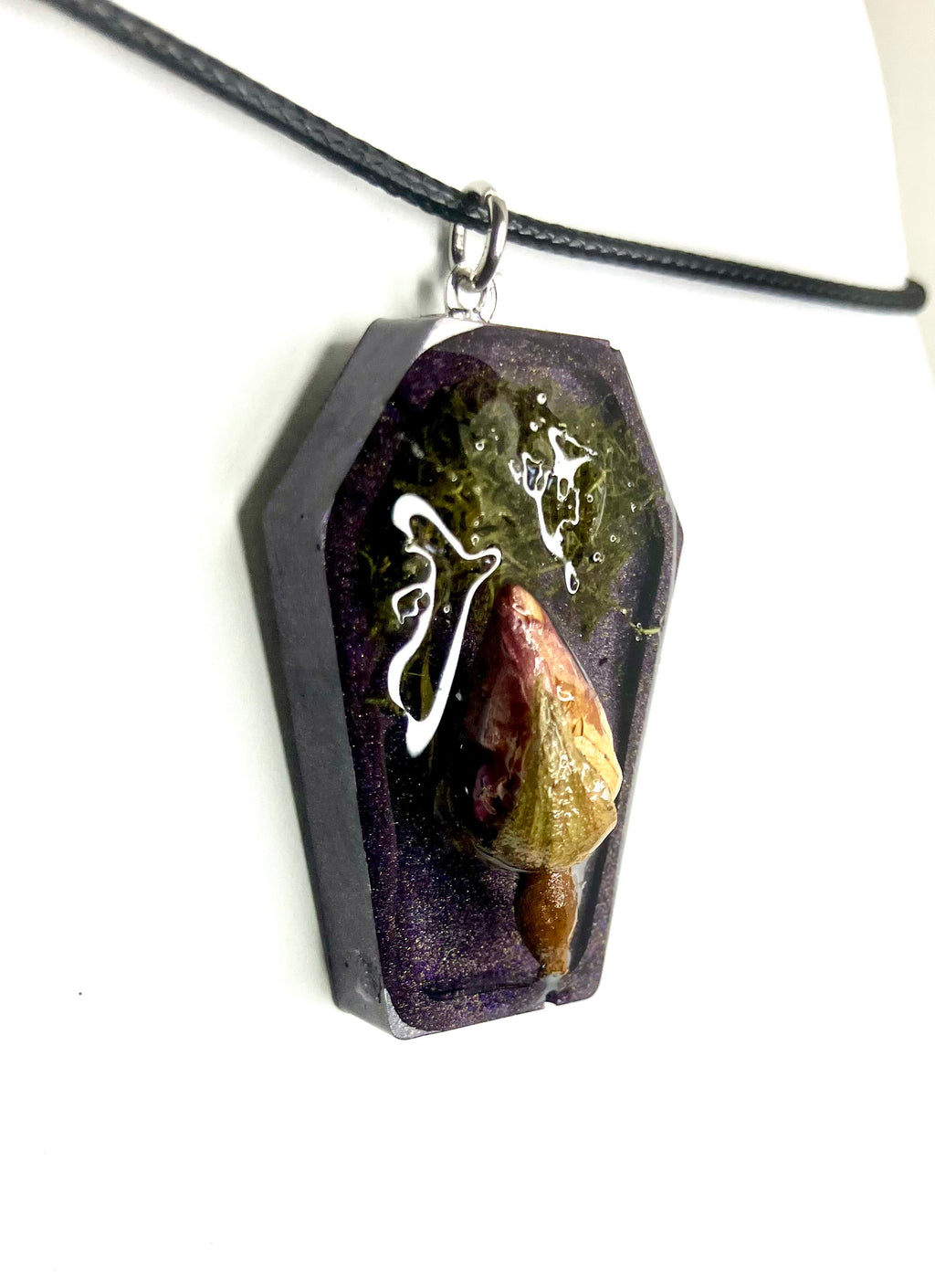 Resin frame pendants