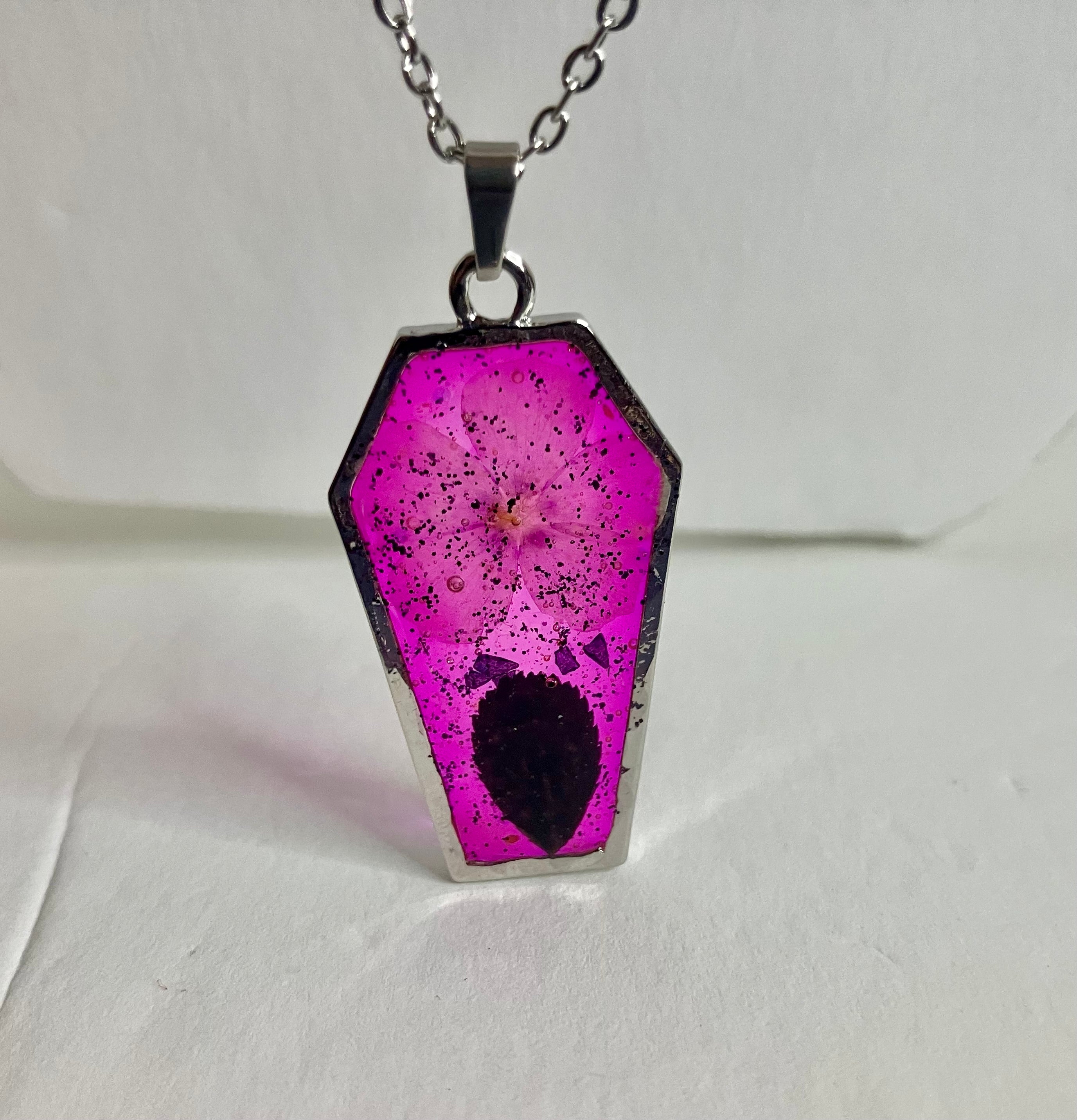 Coffin bezel jewelry