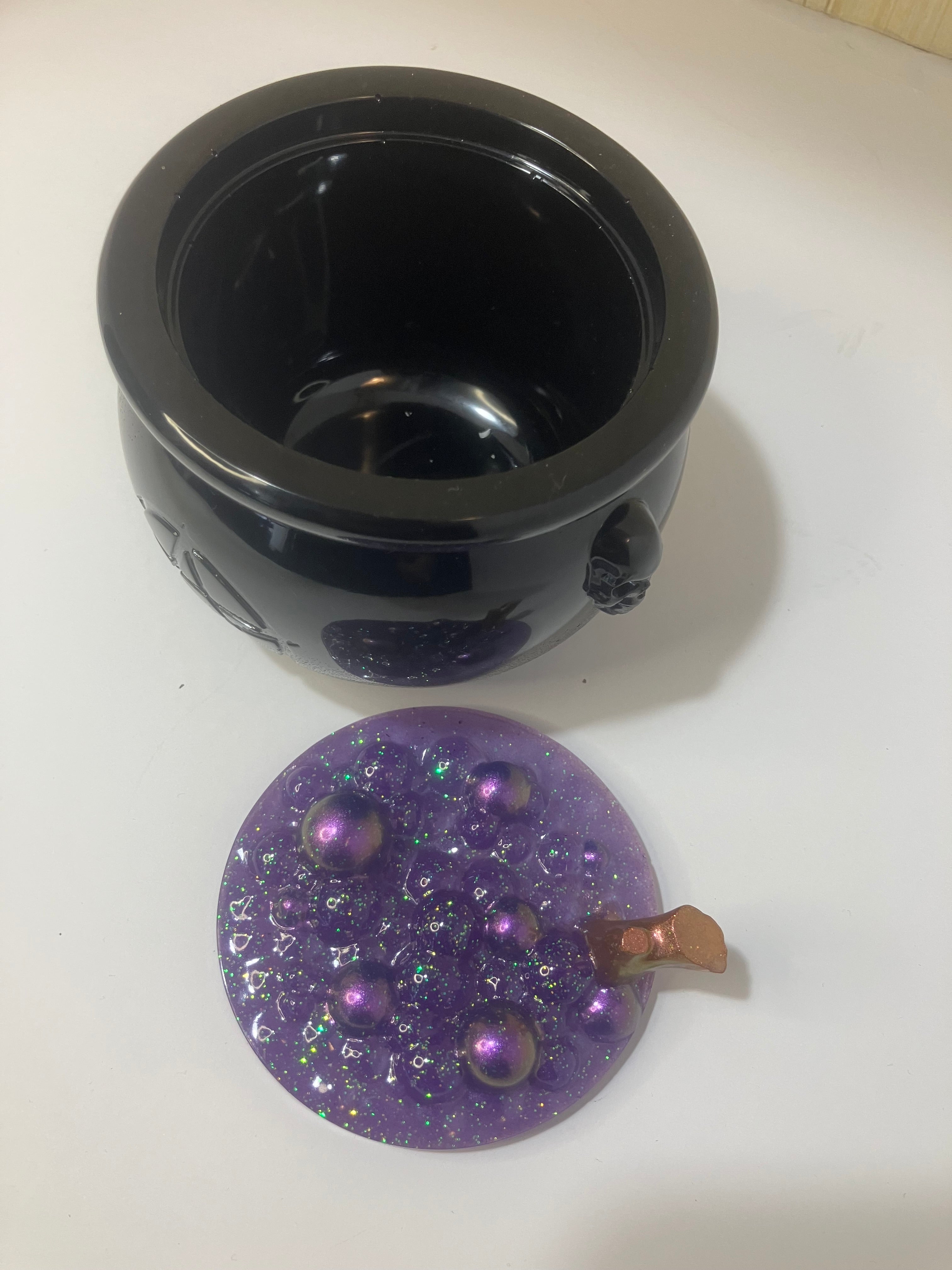 Large Cauldron trinket box