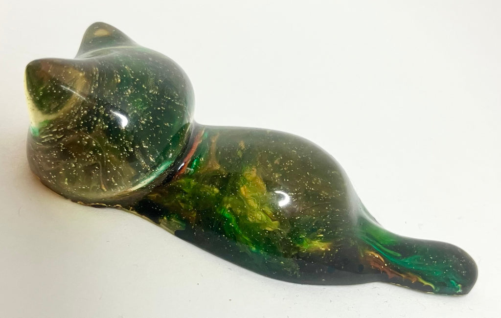 small cat loaf figurines