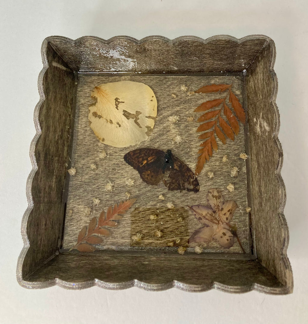 Wood and resin trinket dish