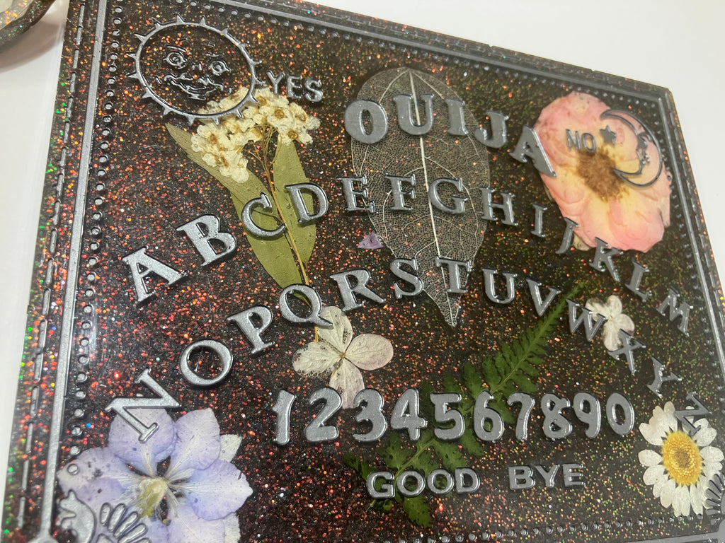 Small resin ouija board/spirit board