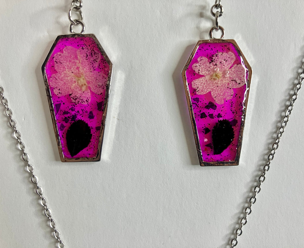 Coffin bezel jewelry