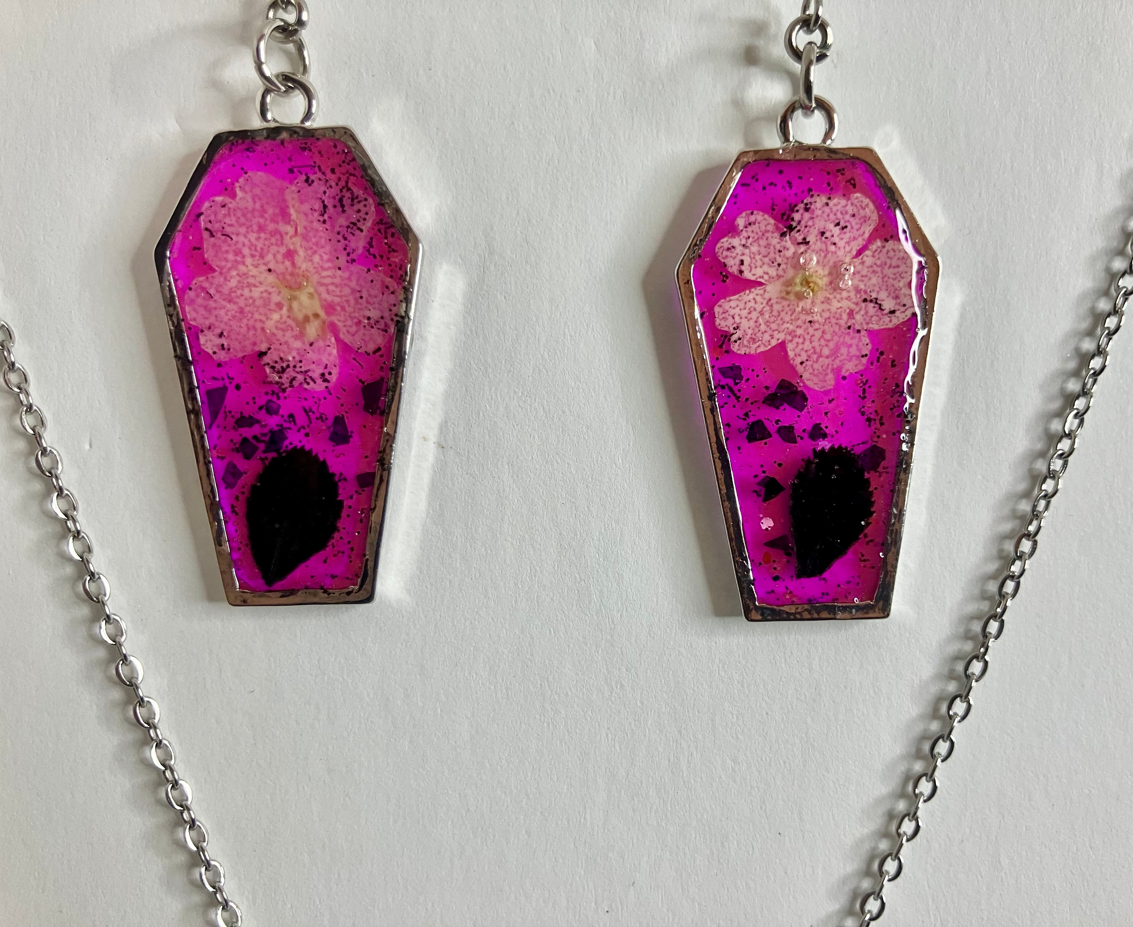 Coffin bezel jewelry