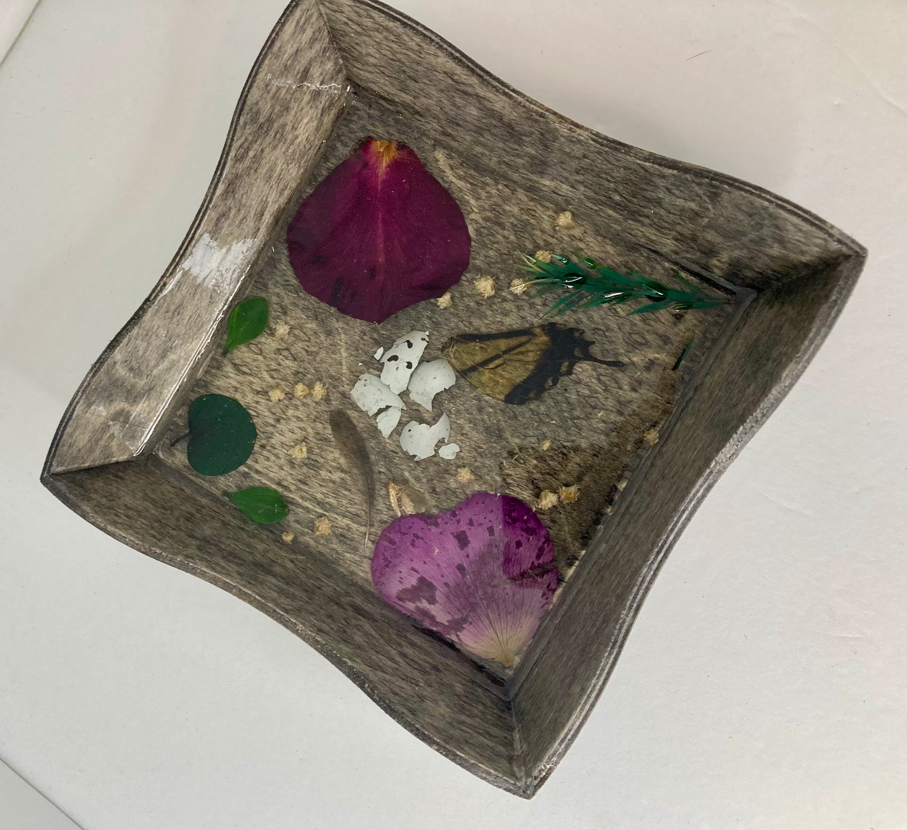 Wood and resin trinket dish