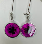 Dried flowers in resin jewelry