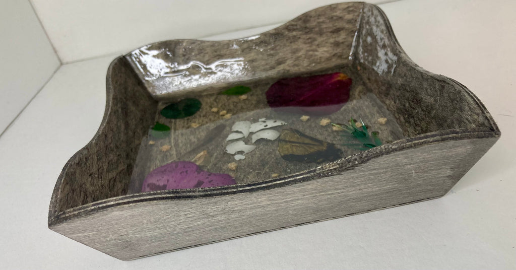 Wood and resin trinket dish