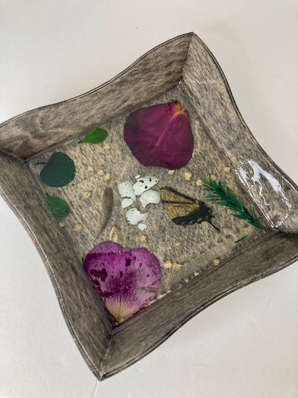 Wood and resin trinket dish