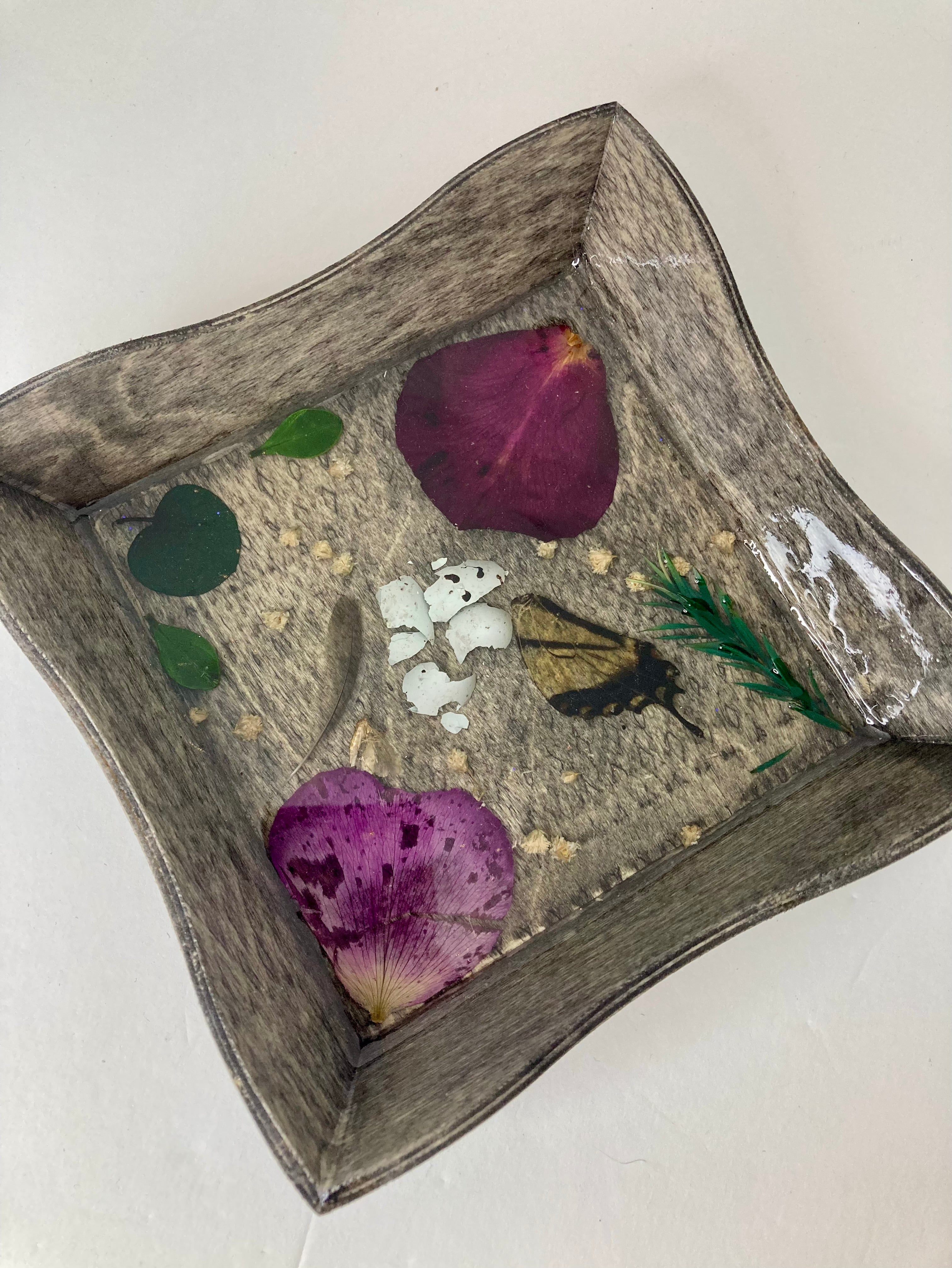 Wood and resin trinket dish