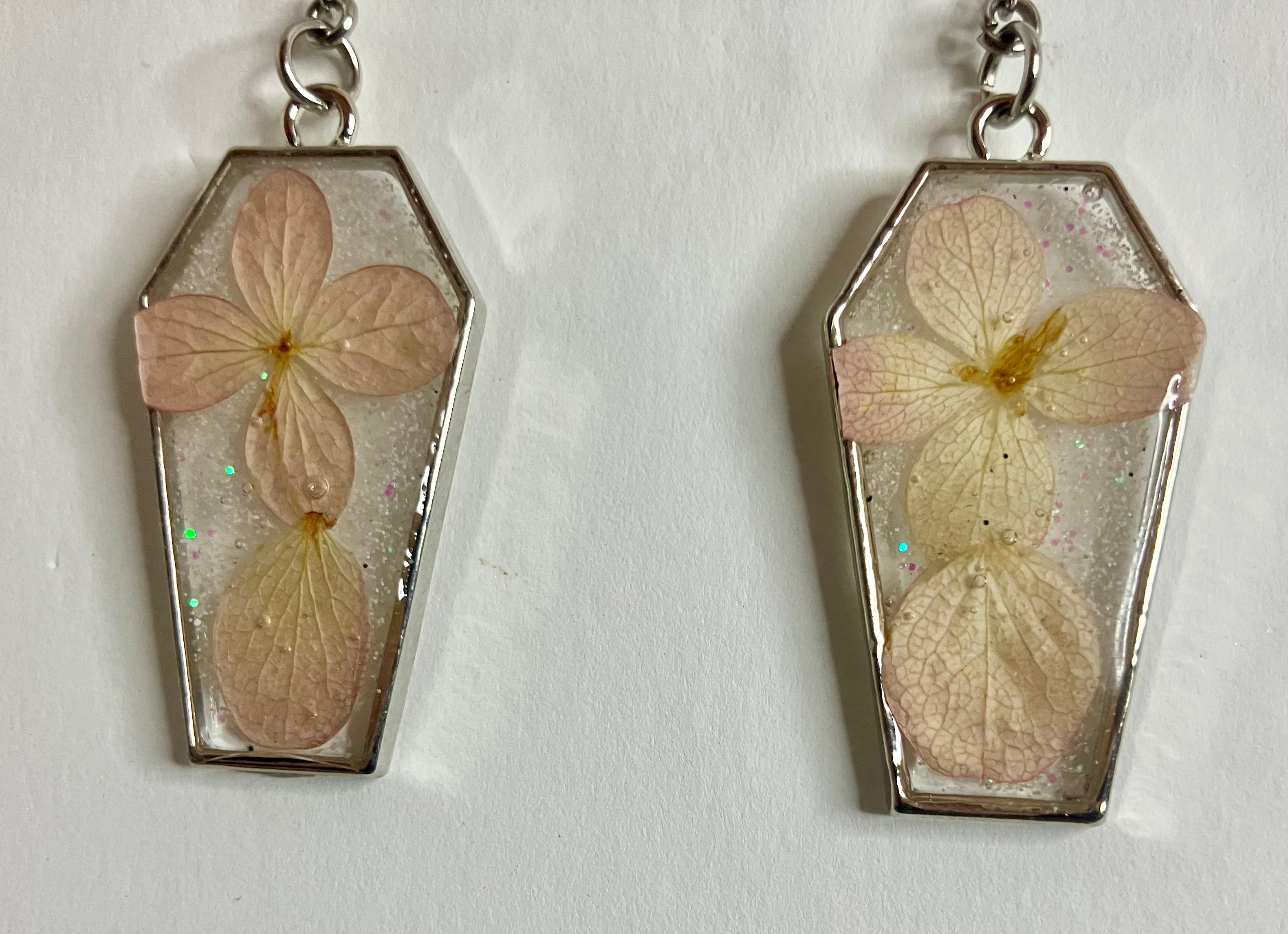 Coffin bezel jewelry