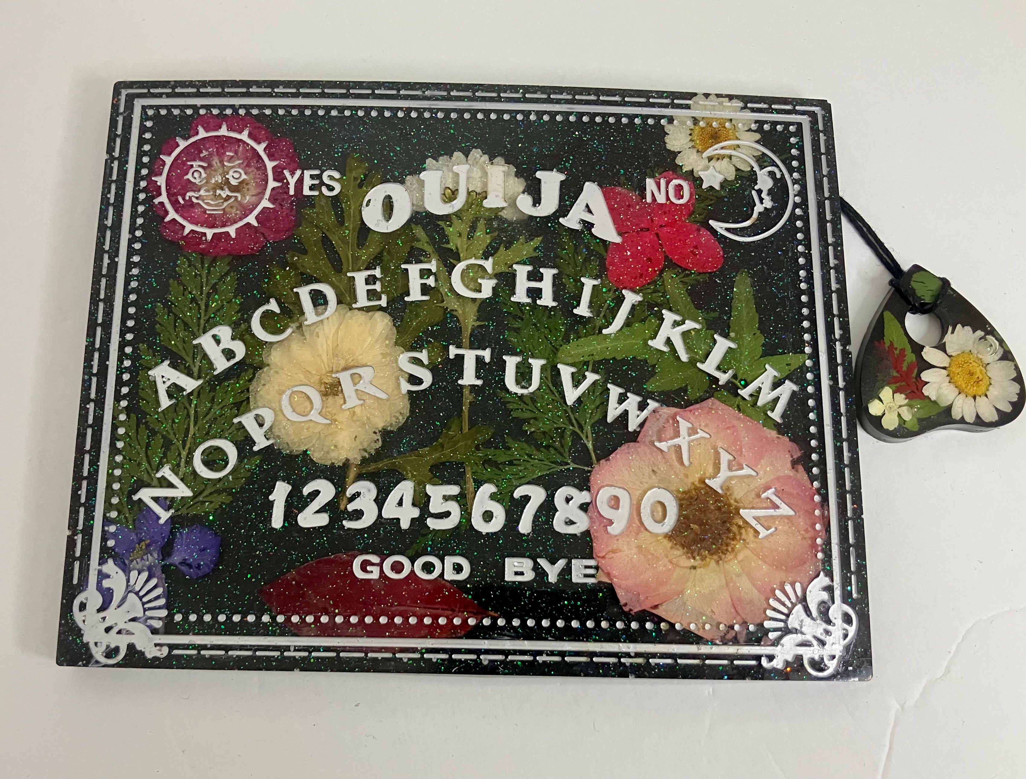 Small resin ouija board/spirit board