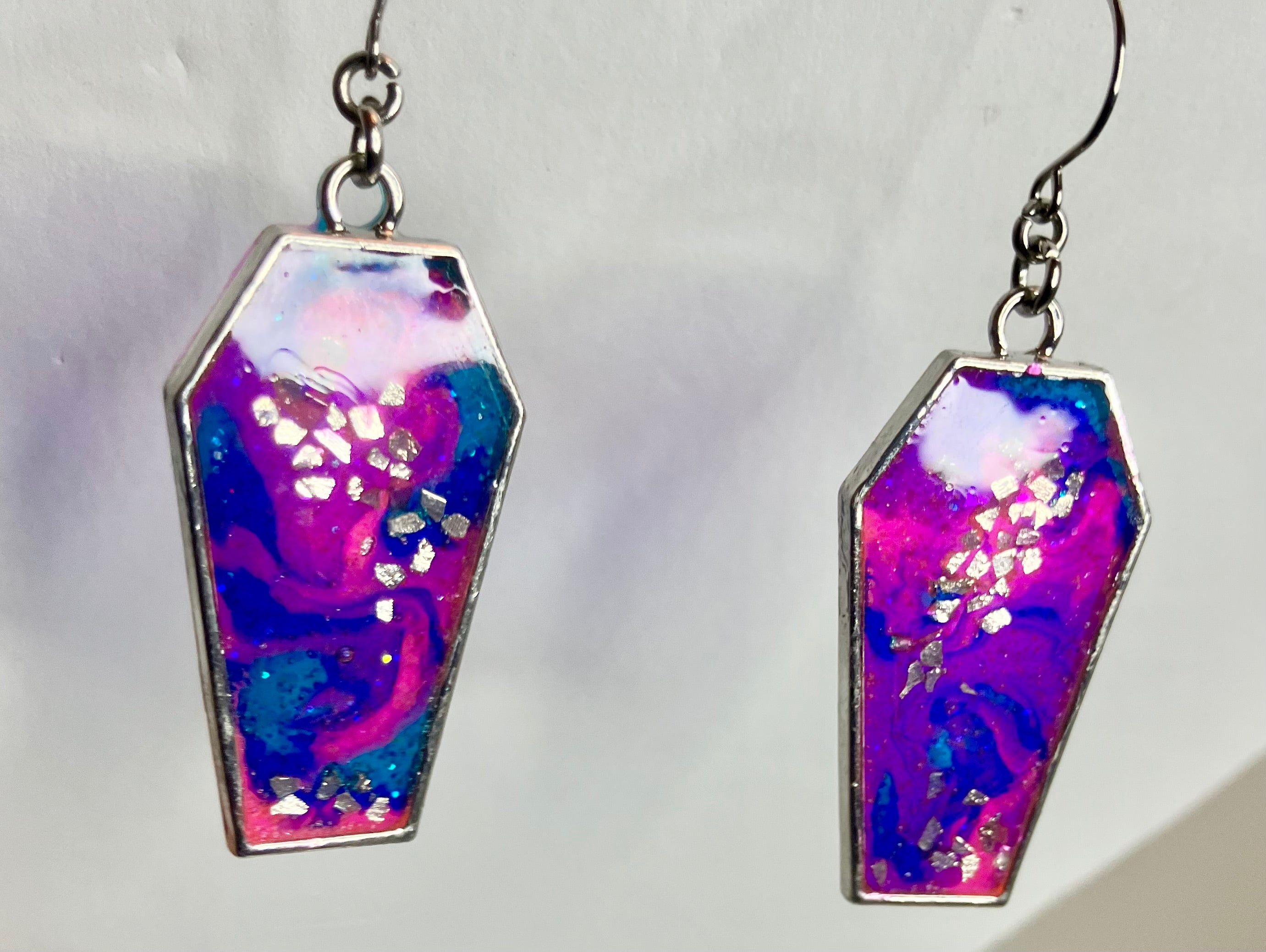 Coffin bezel jewelry