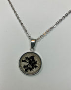 Dried flowers in resin jewelry