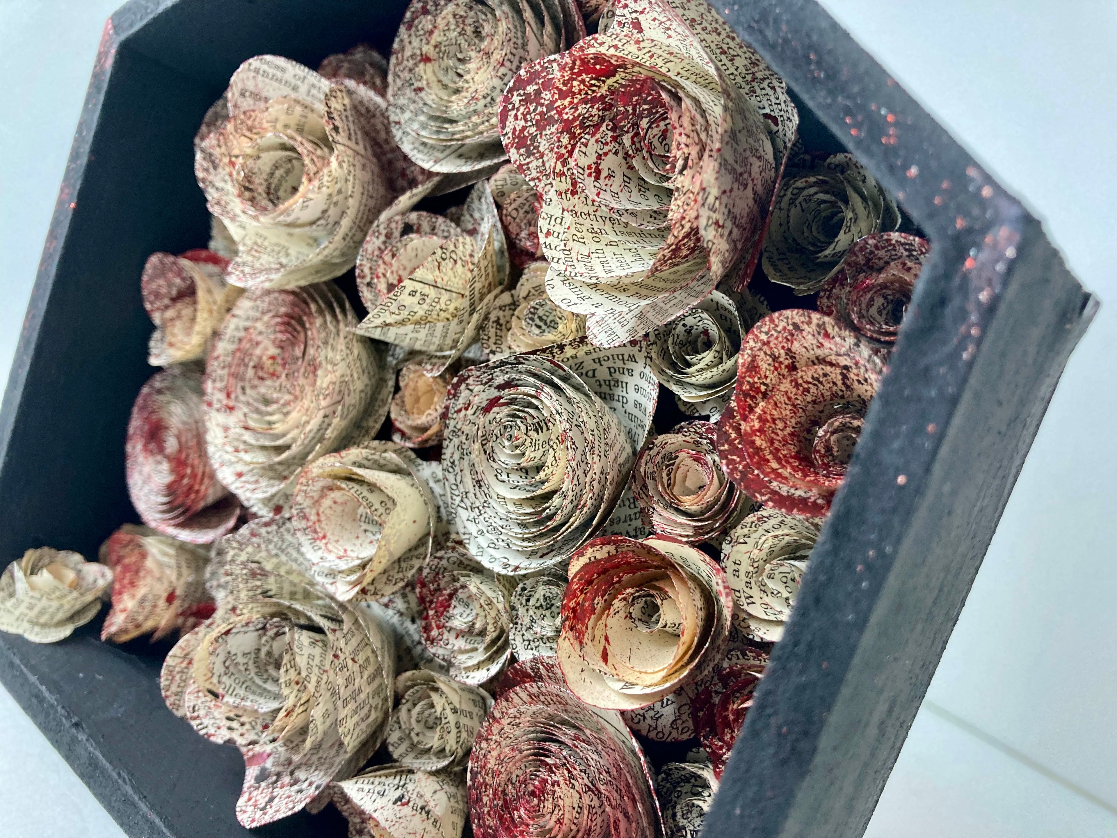 Blood splatter rose box