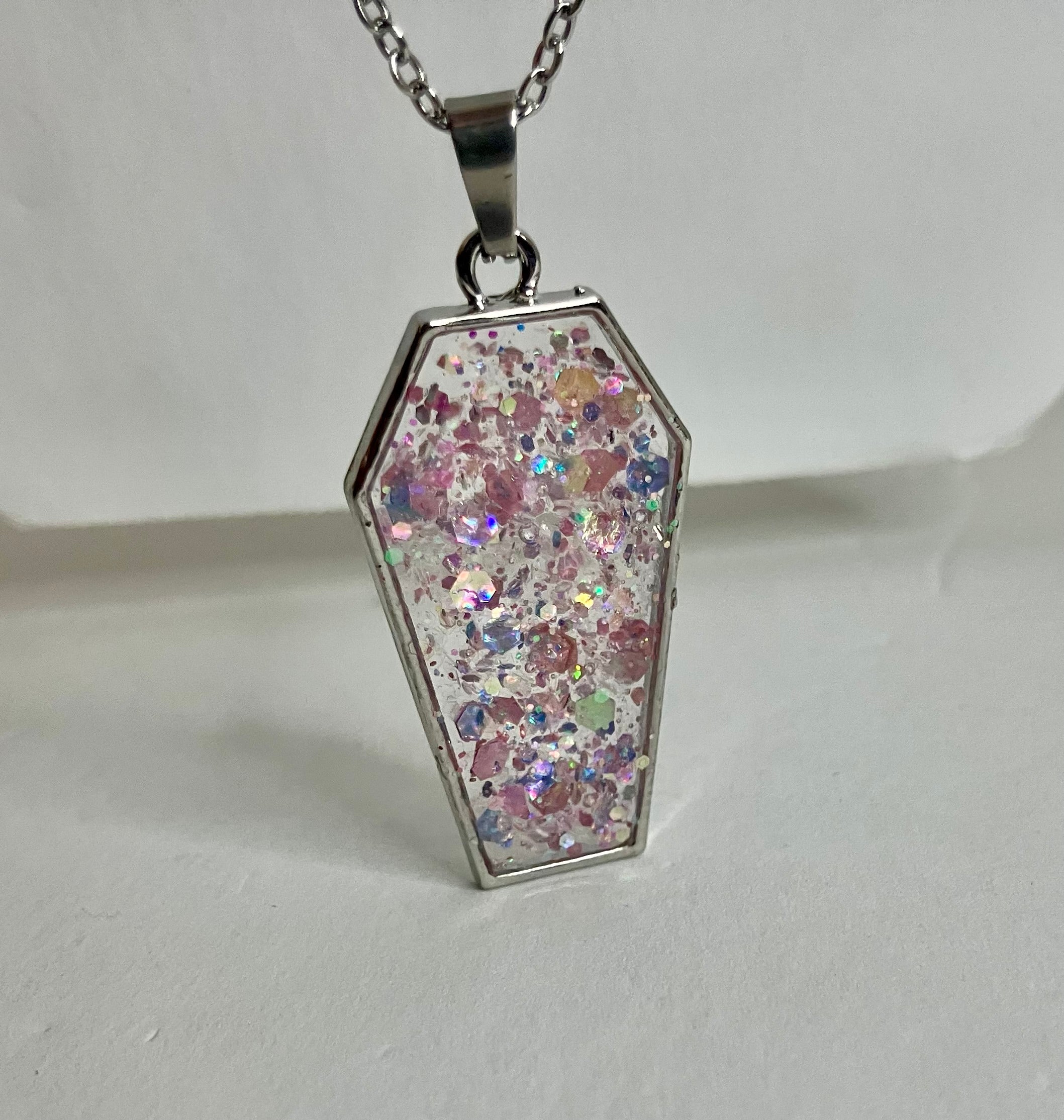 Coffin bezel jewelry