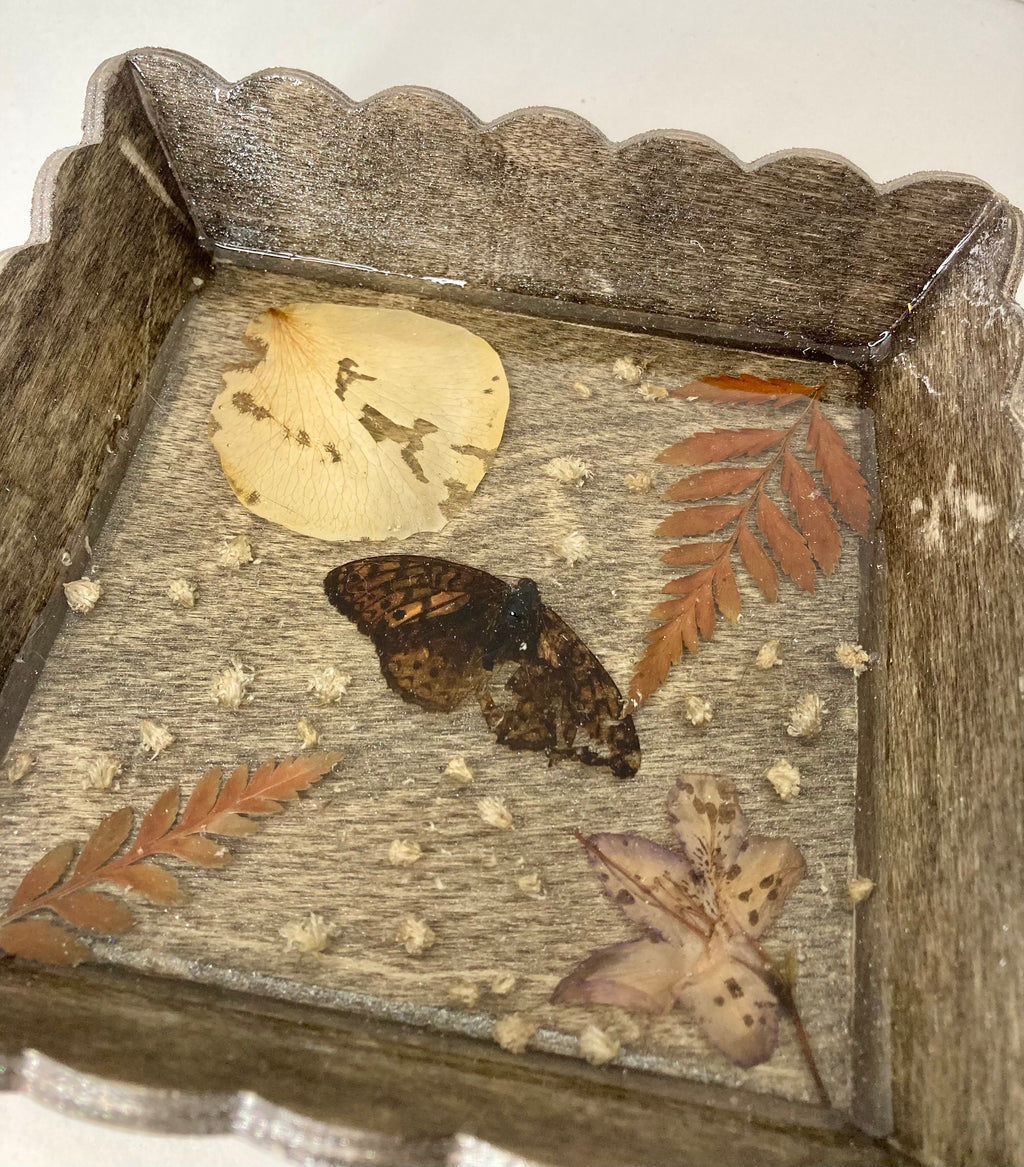 Wood and resin trinket dish